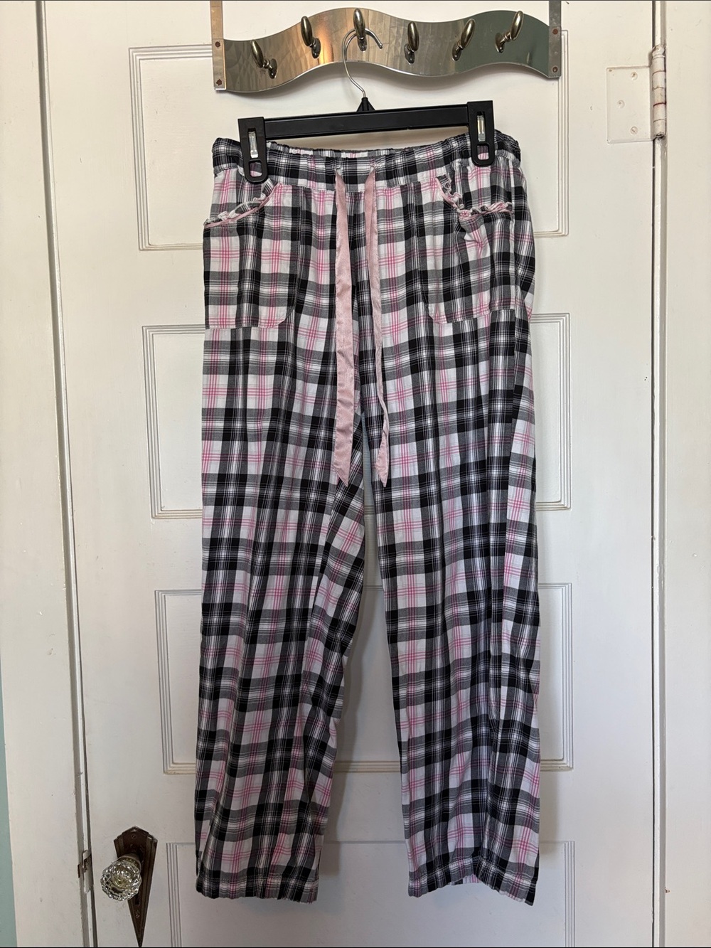 Victoria’s Secret Plaid Drawstring Pajama Pants for Women Pink & Black Size M - Picture 1 of 6